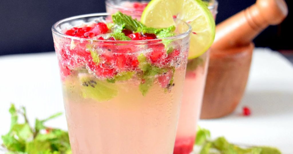 Tickle Your Taste Buds with a Blushing Mojito