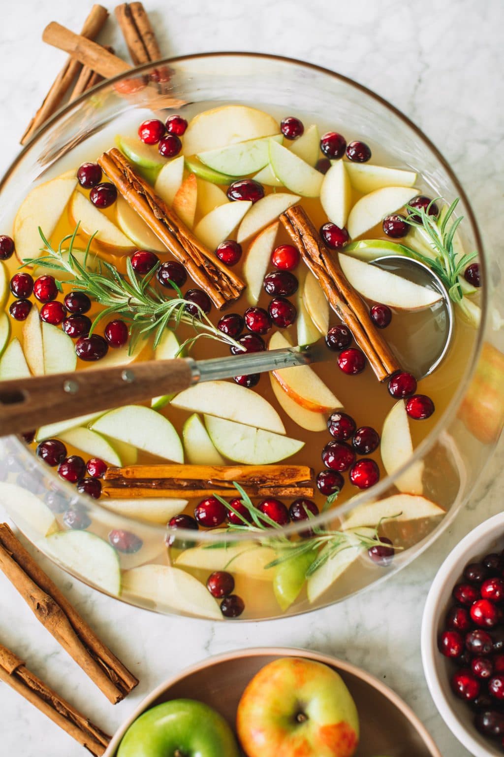 Apple Cider Sangria - College Housewife